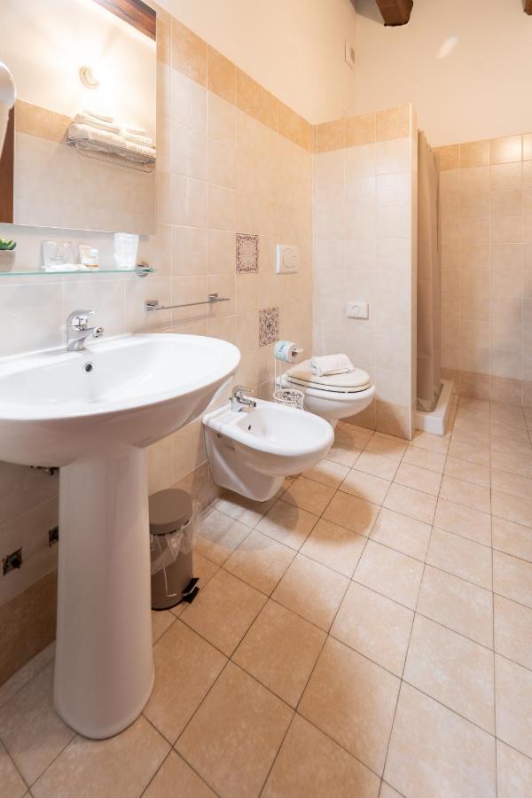 גואלדו טאדינו Albergo La Loggia Di San Martino מראה חיצוני תמונה