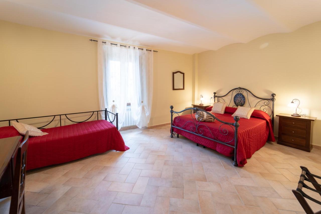 גואלדו טאדינו Albergo La Loggia Di San Martino מראה חיצוני תמונה