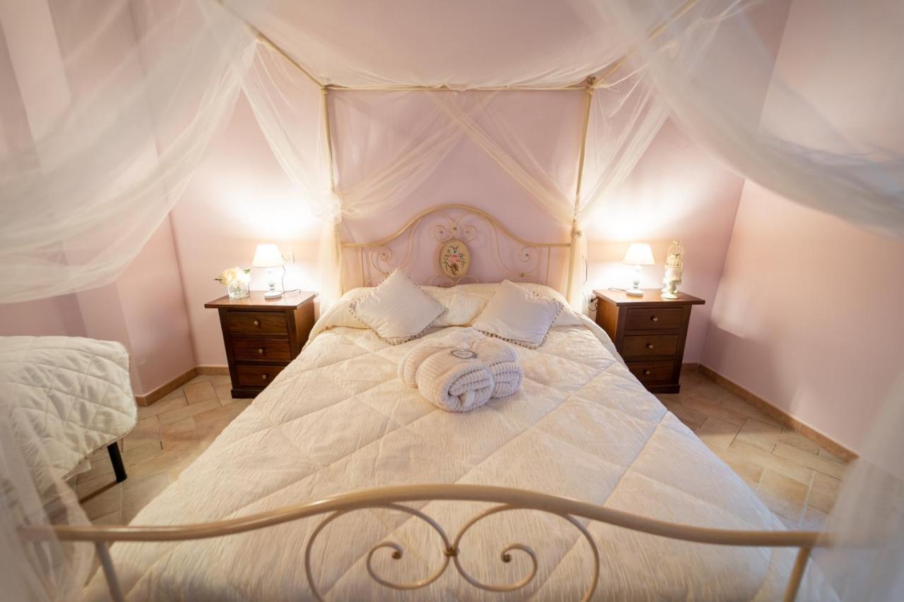 גואלדו טאדינו Albergo La Loggia Di San Martino מראה חיצוני תמונה