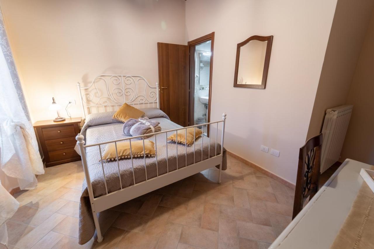 גואלדו טאדינו Albergo La Loggia Di San Martino מראה חיצוני תמונה