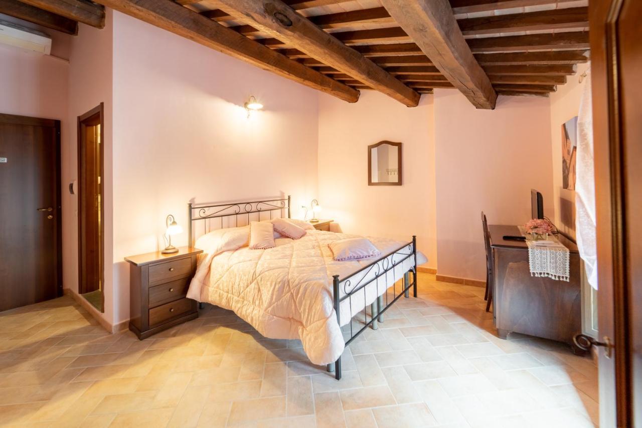 גואלדו טאדינו Albergo La Loggia Di San Martino מראה חיצוני תמונה
