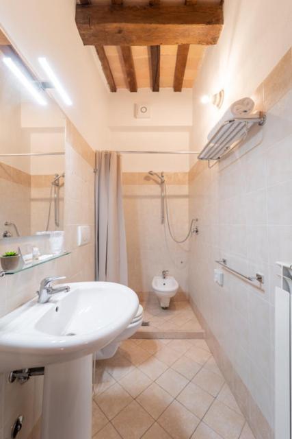 גואלדו טאדינו Albergo La Loggia Di San Martino מראה חיצוני תמונה