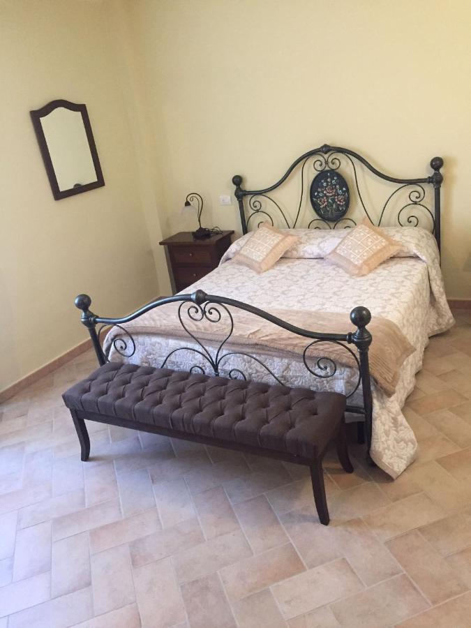 גואלדו טאדינו Albergo La Loggia Di San Martino מראה חיצוני תמונה